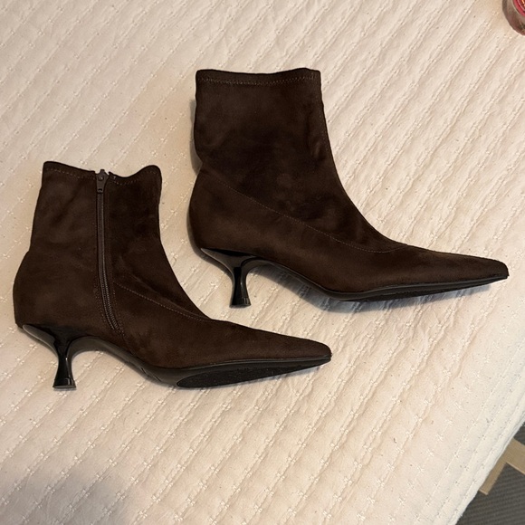 Unisa Brown Suede Ankle Boots Size 6.5 Kitten Heels NWT (But No Box) Fabulous! - Picture 6 of 6